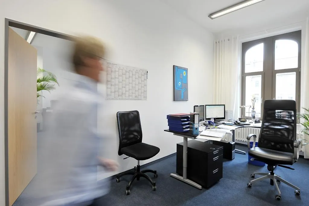 Deutsche Messe Zimmer - Accommodation Service Hannover Fair בית אירוח
