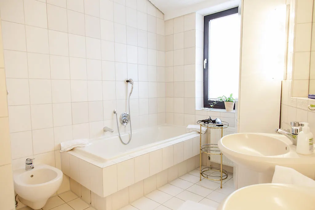 Deutsche Messe Zimmer - Accommodation Service Hannover Fair בית אירוח