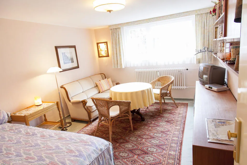 Deutsche Messe Zimmer - Accommodation Service Hannover Fair בית אירוח